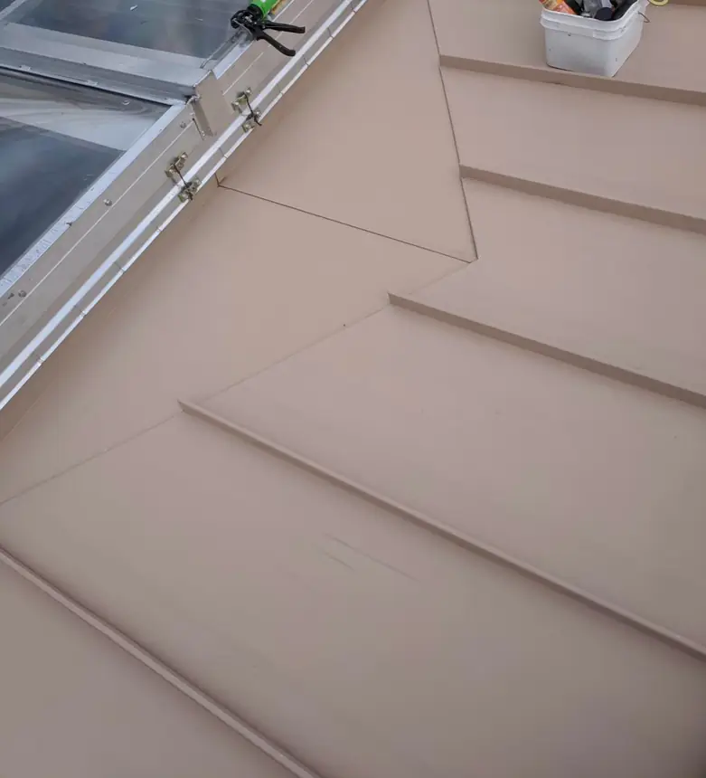 Metal step flashing detail