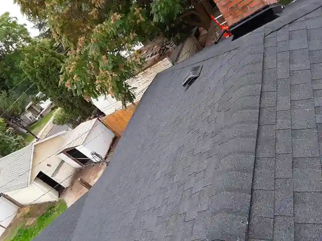 Shingle roof edge at an angle